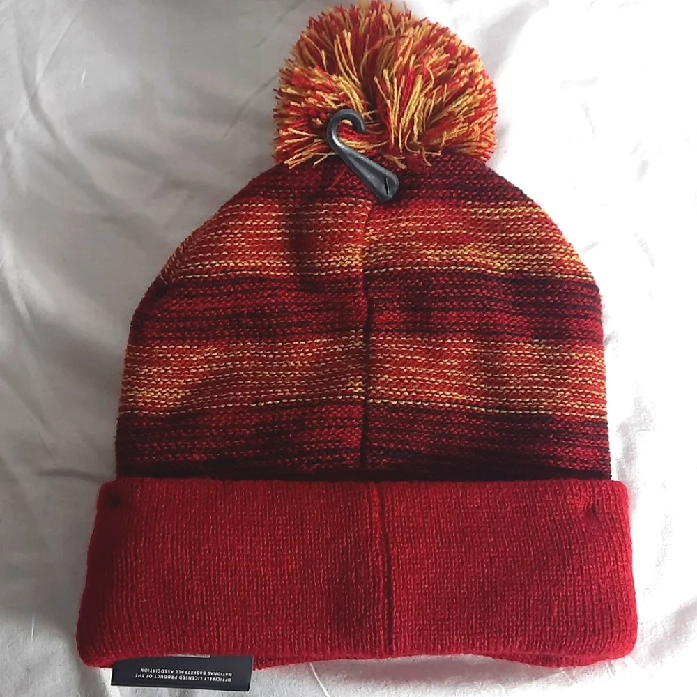 NBA Ultra Game Cleveland Cavaliers Adult Knit Hat OSFM with Pom Beanie NEW tag